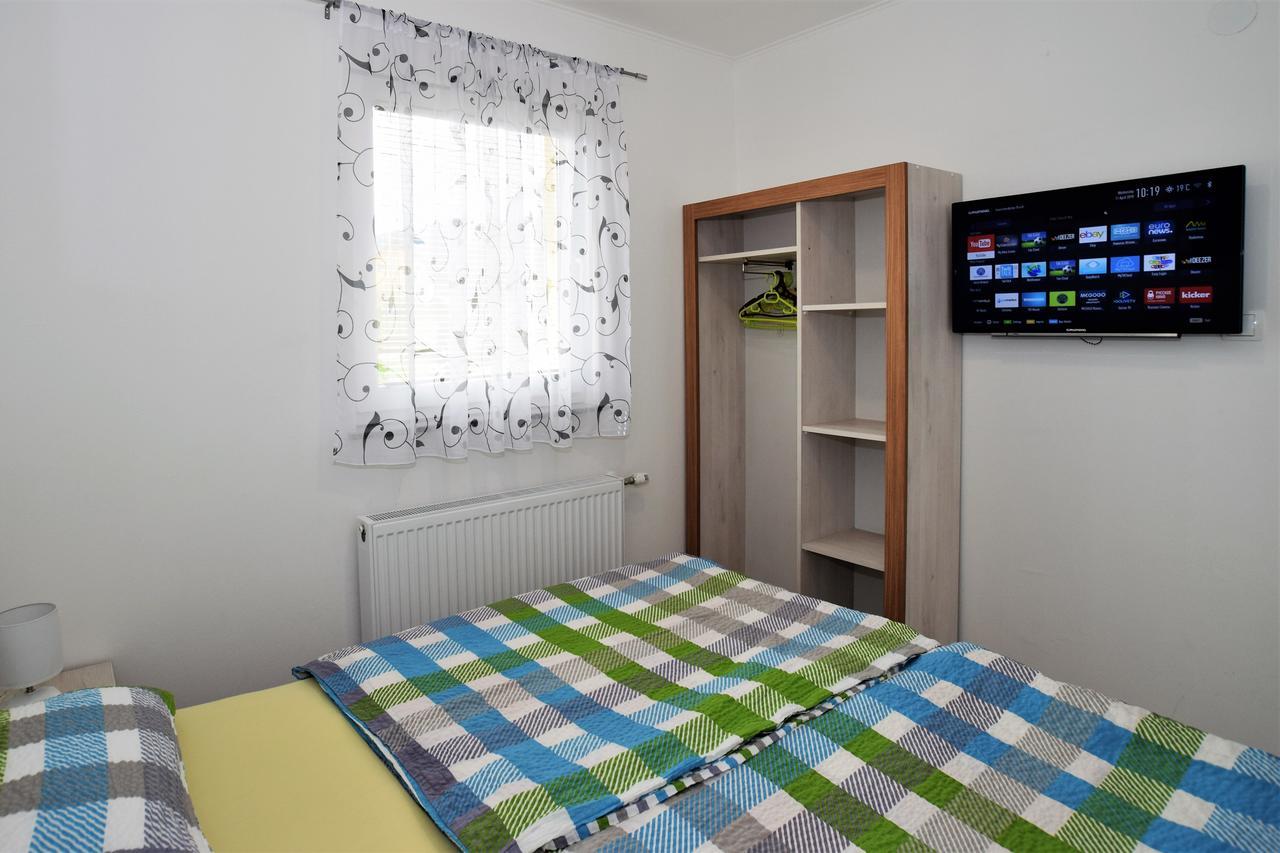 Gacka Apartment *
