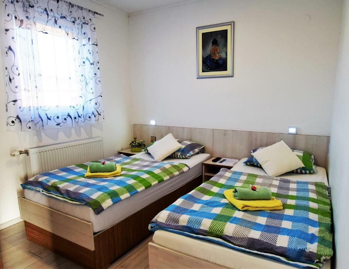 Apartment Gacka *